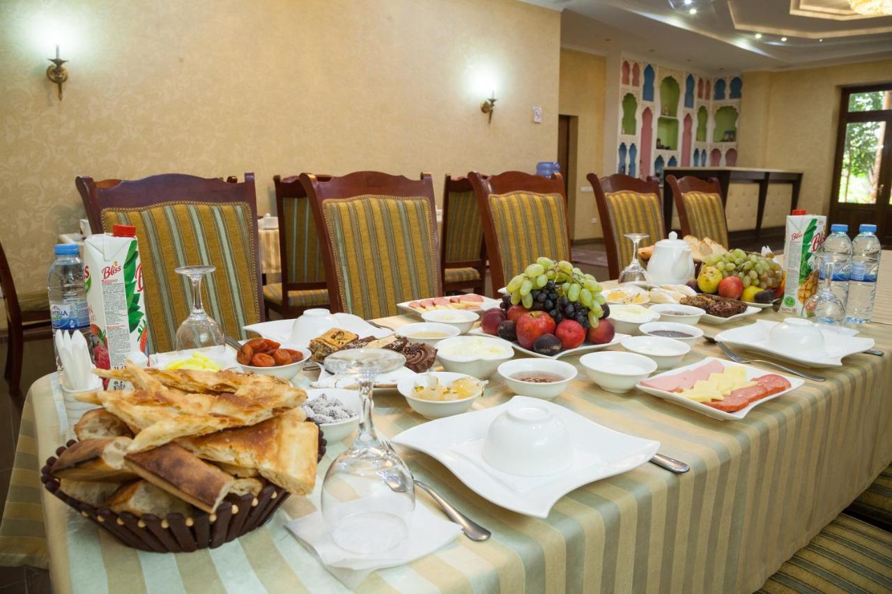 Avicenna Hotel Bukhara Exterior photo